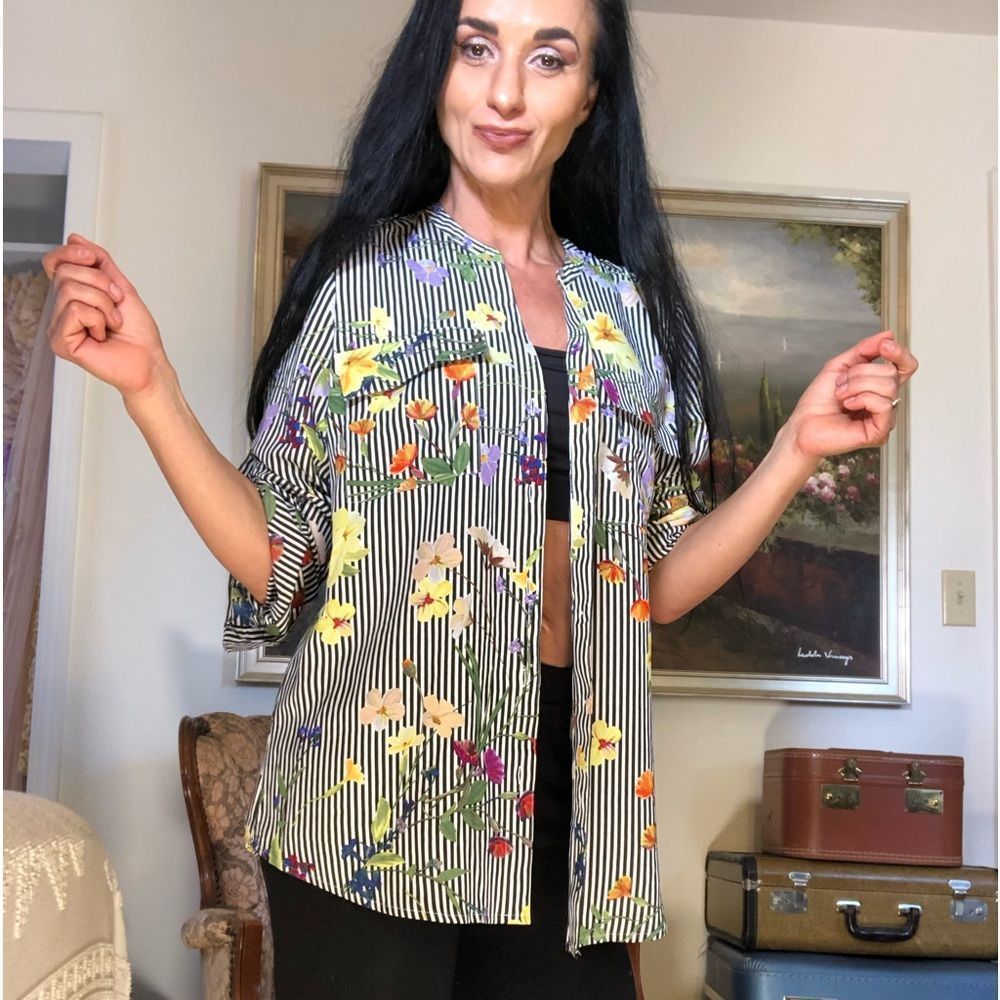 NWT Calvin Klein button up front blouse floral